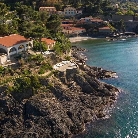 Отель Les Roches Brunes
