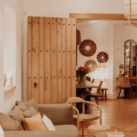 Les Roches Brunes Hotel 4*