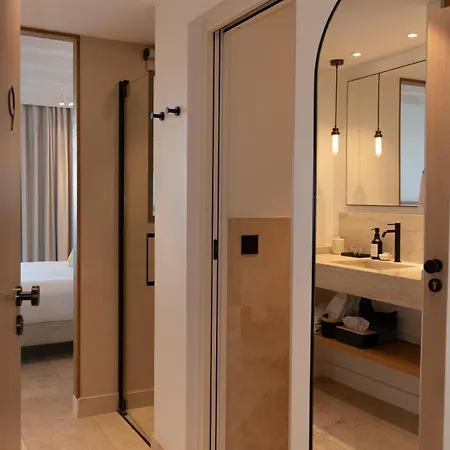 Les Roches Brunes Hotel 4*