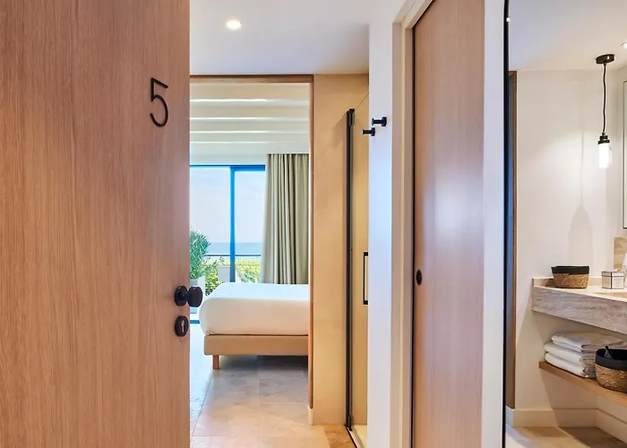 Ξενοδοχείο Les Roches Brunes 4*