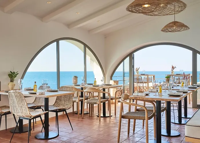 Les Roches Brunes Szálloda 4*