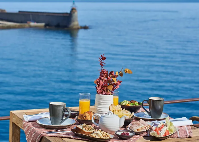 Les Roches Brunes Ξενοδοχείο 4*